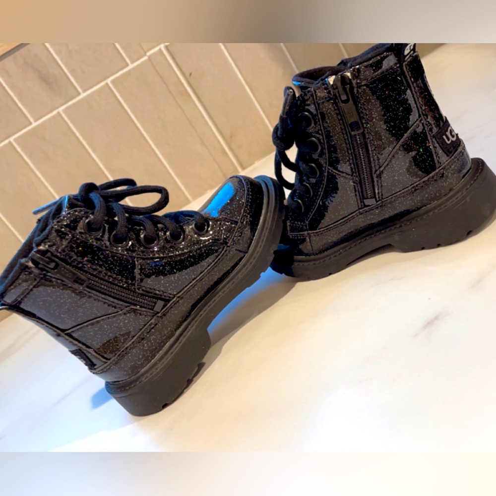 Robley Glitter Uggs (Toddler)